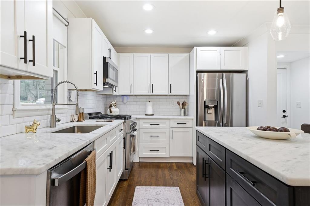 3470 Glensford Drive