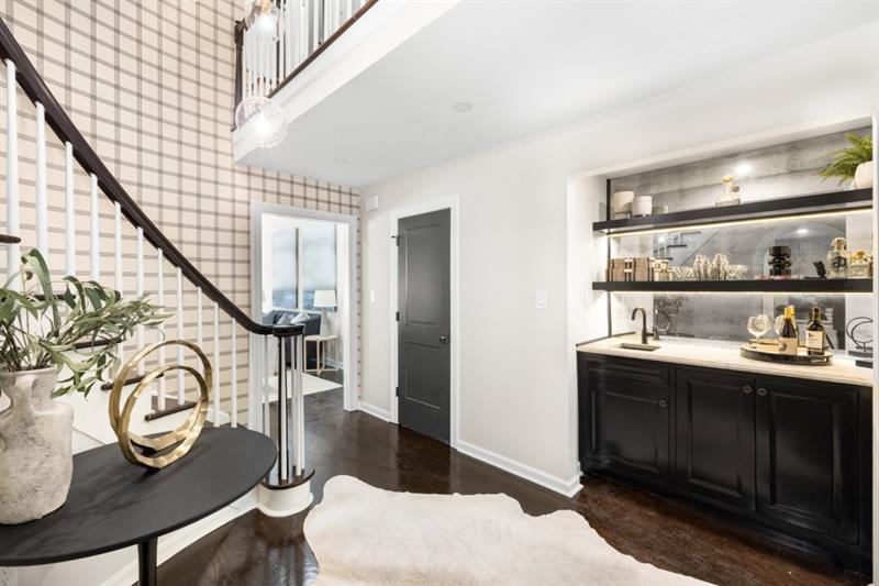 11 Mooregate Square NW