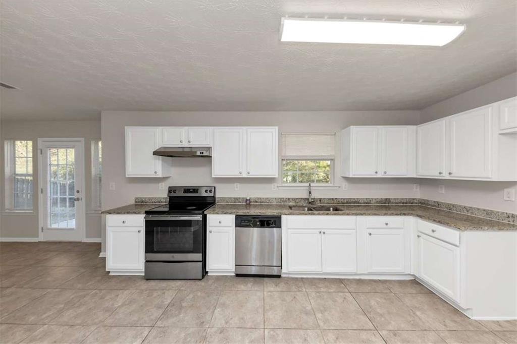 116 Rolling Meadows Court, Hampton, Georgia image 11