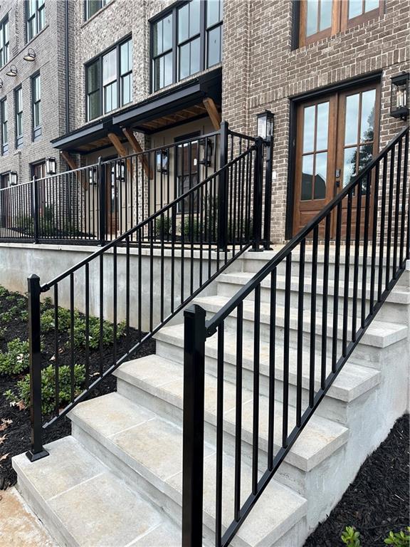 178 Main Street 102