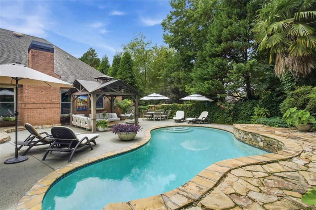 4900 Walnut Grove