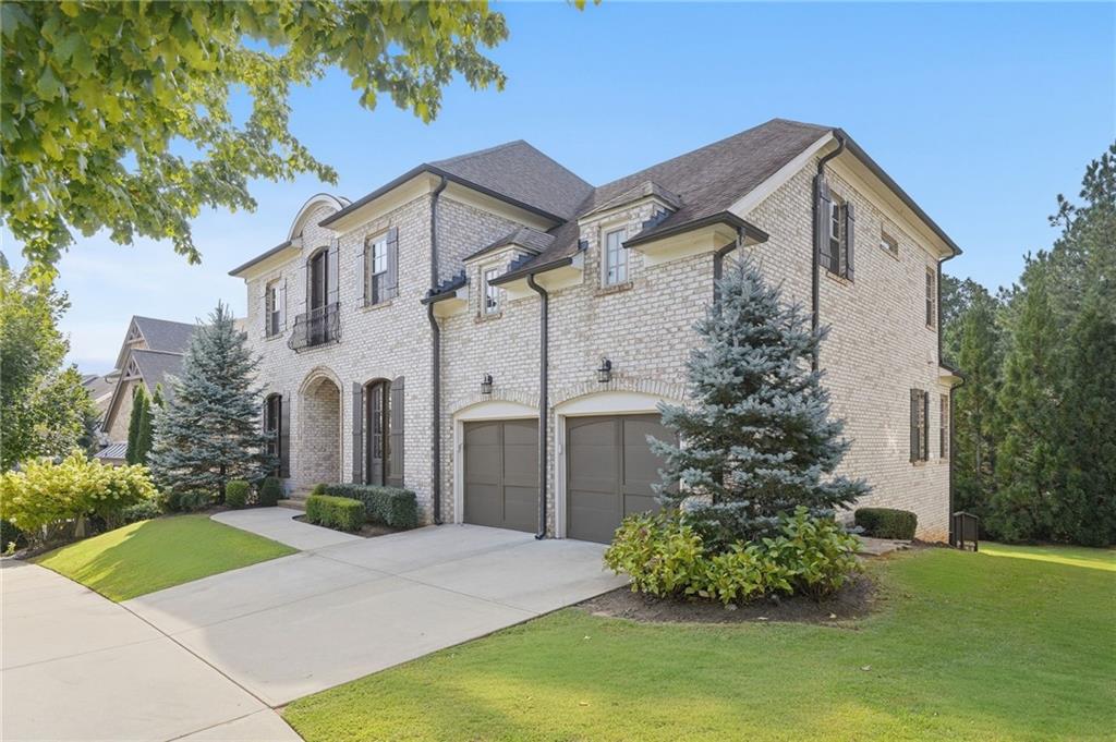 808 Adler Court