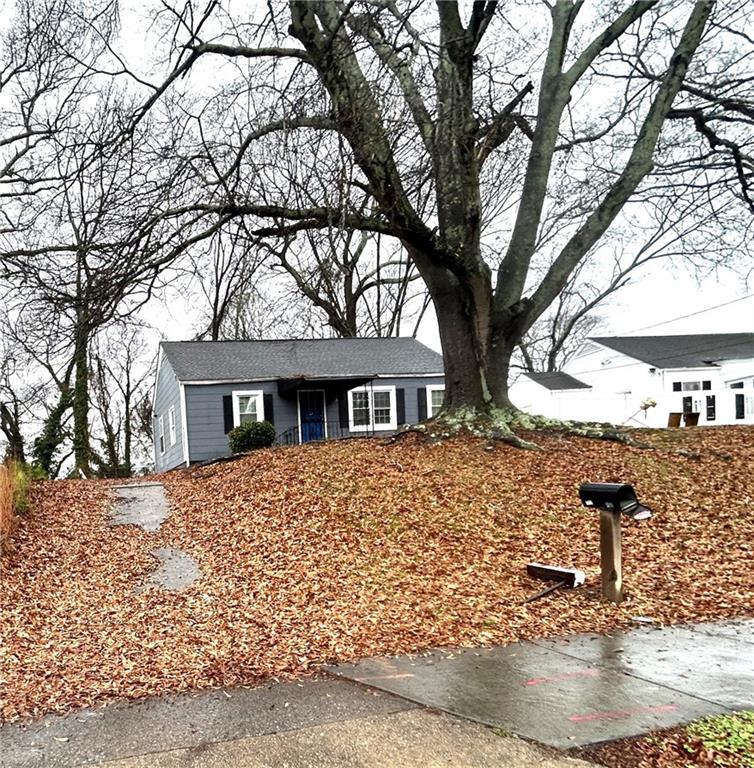 540 Hamilton E Holmes Drive NW