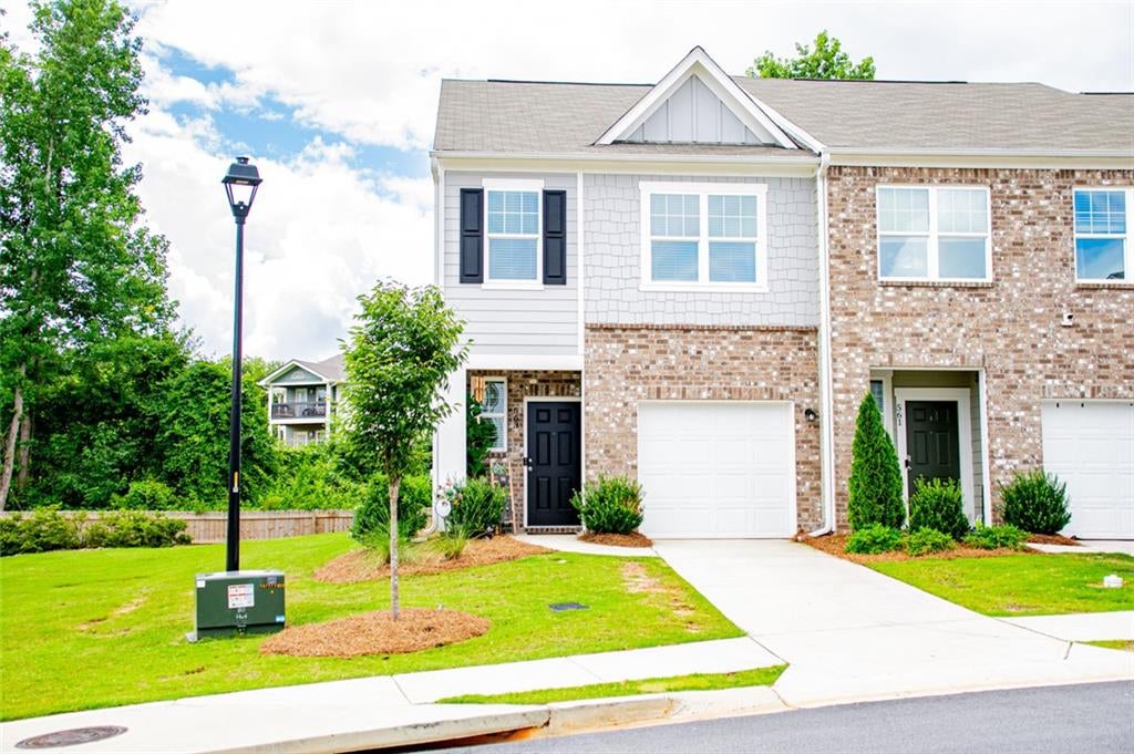 563 Magnolia Circle
