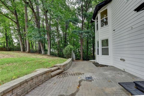 A home in Dacula