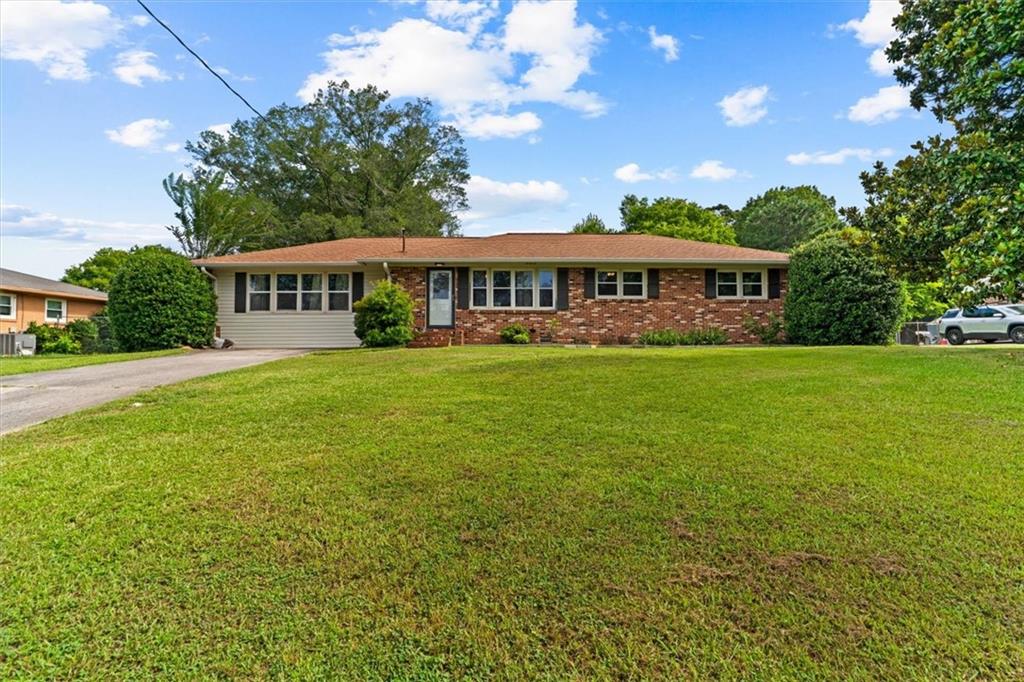8 Cameo Drive NW