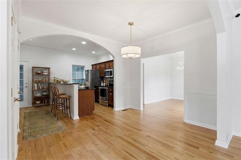 8 Weyman Avenue SW