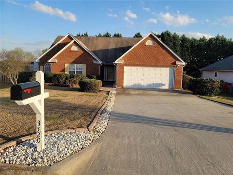 Homes For Sale - 3520 Stagecoach Pass<br/> Clayton County, Ellenwood, GA 30294