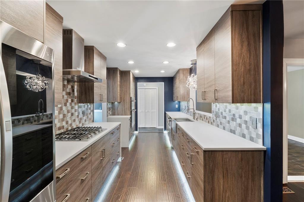 3000 Sawtooth Circle