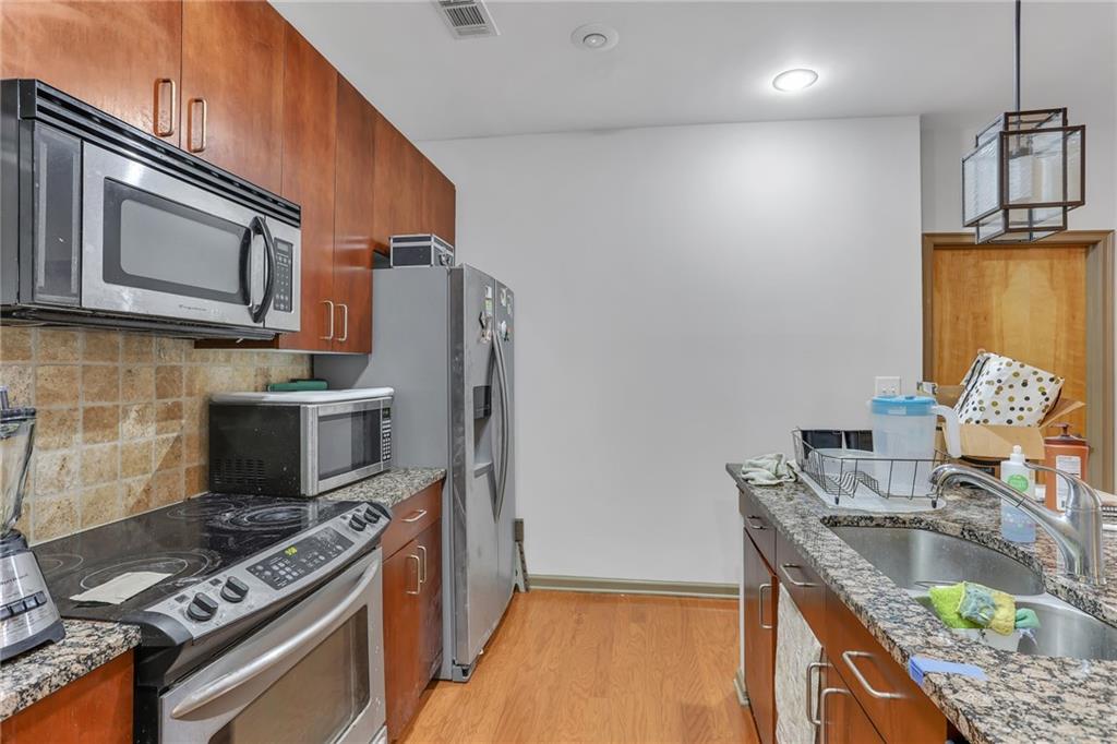 898 Oak Street SW 3227