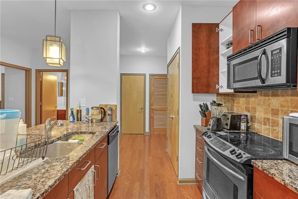 898 Oak Street SW 3227