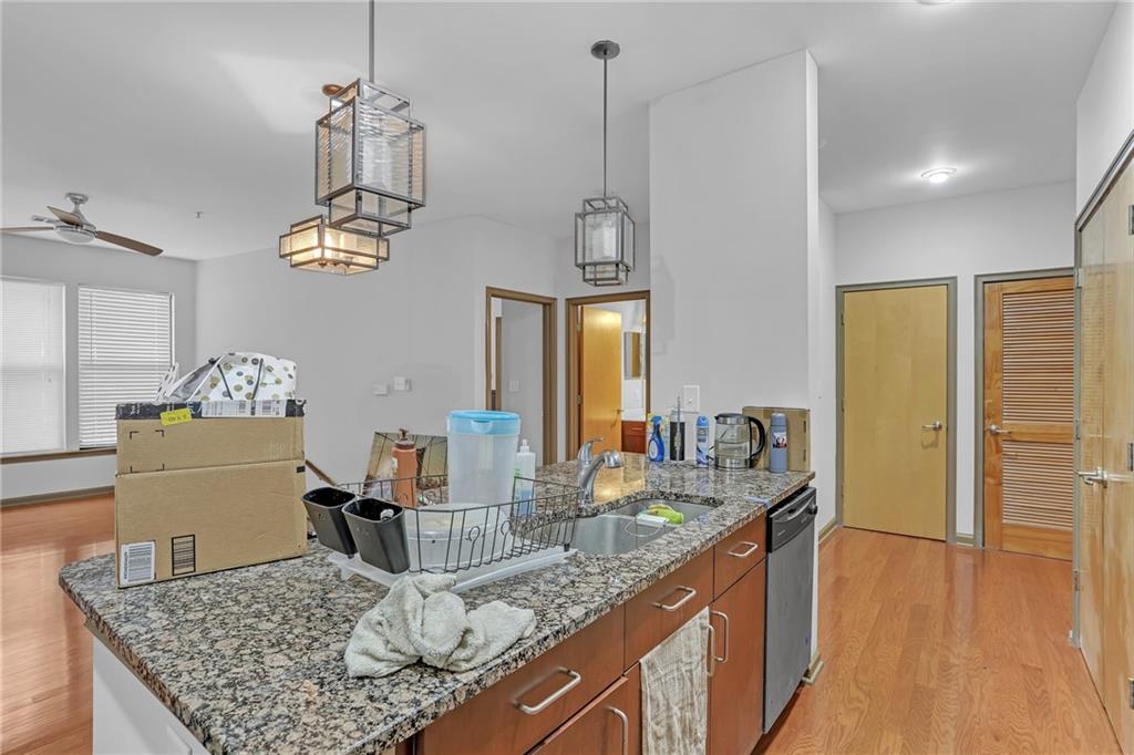 898 Oak Street SW 3227