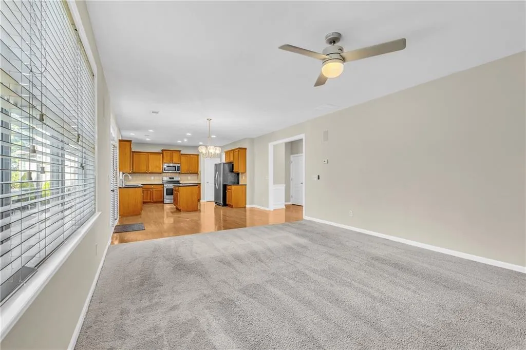 Atlanta, Georgia 30331, United States, 7 Bedrooms Bedrooms, ,5 BathroomsBathrooms,Residential,Active,36245