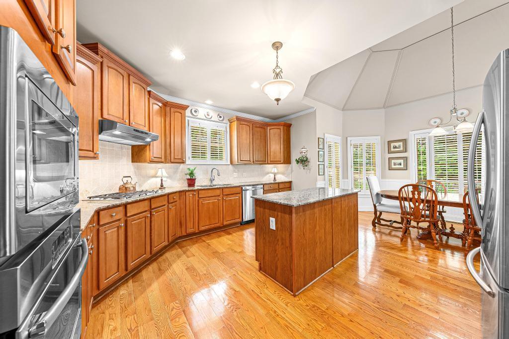 3945 Carriage Glen Court