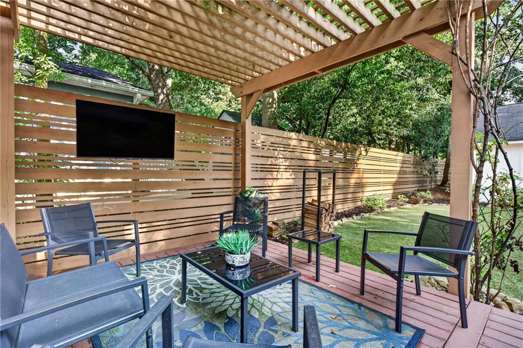 371 Deering Road NW