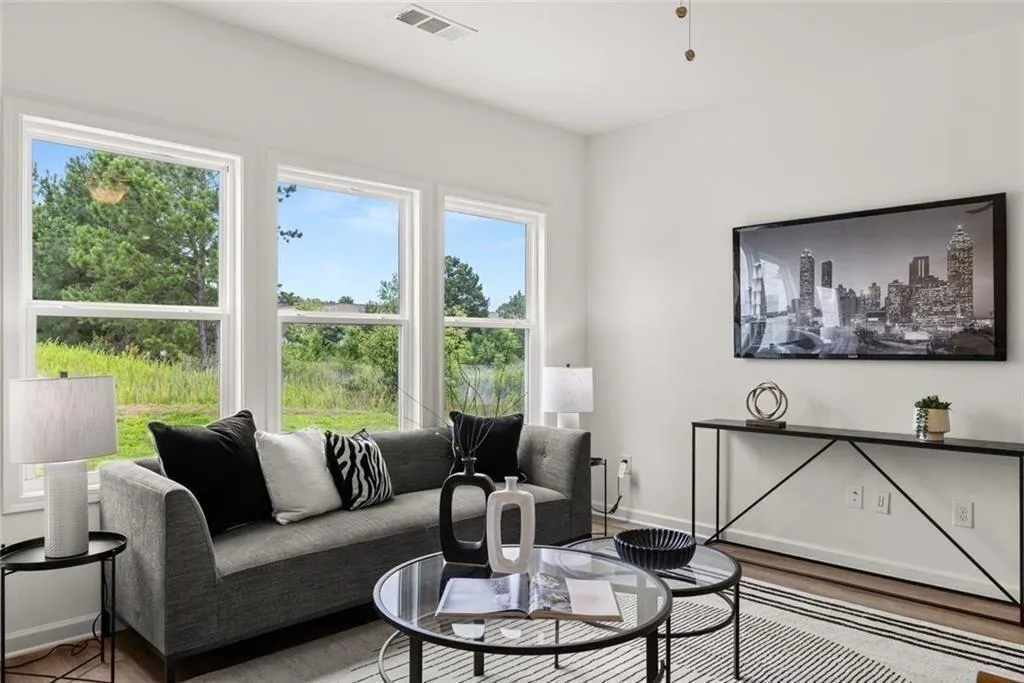 Loganville, Georgia 30052, United States, 4 Bedrooms Bedrooms, ,3 BathroomsBathrooms,Residential,Active,172590