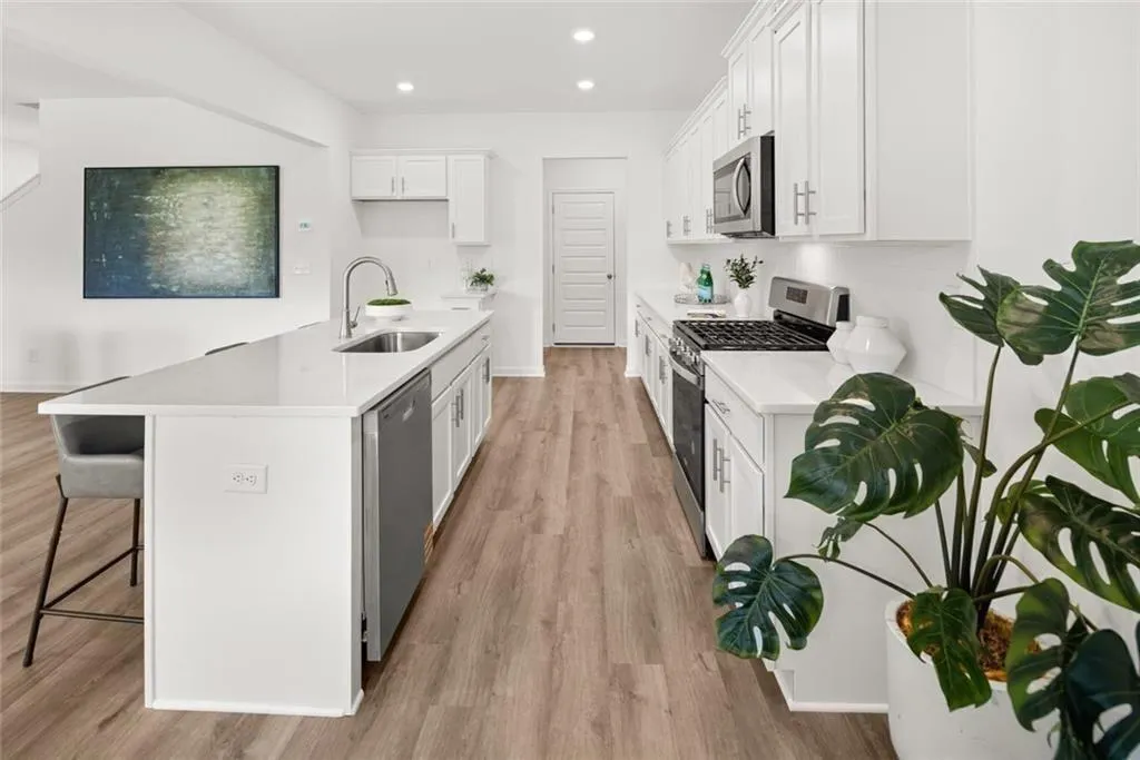 Loganville, Georgia 30052, United States, 4 Bedrooms Bedrooms, ,3 BathroomsBathrooms,Residential,Active,172590