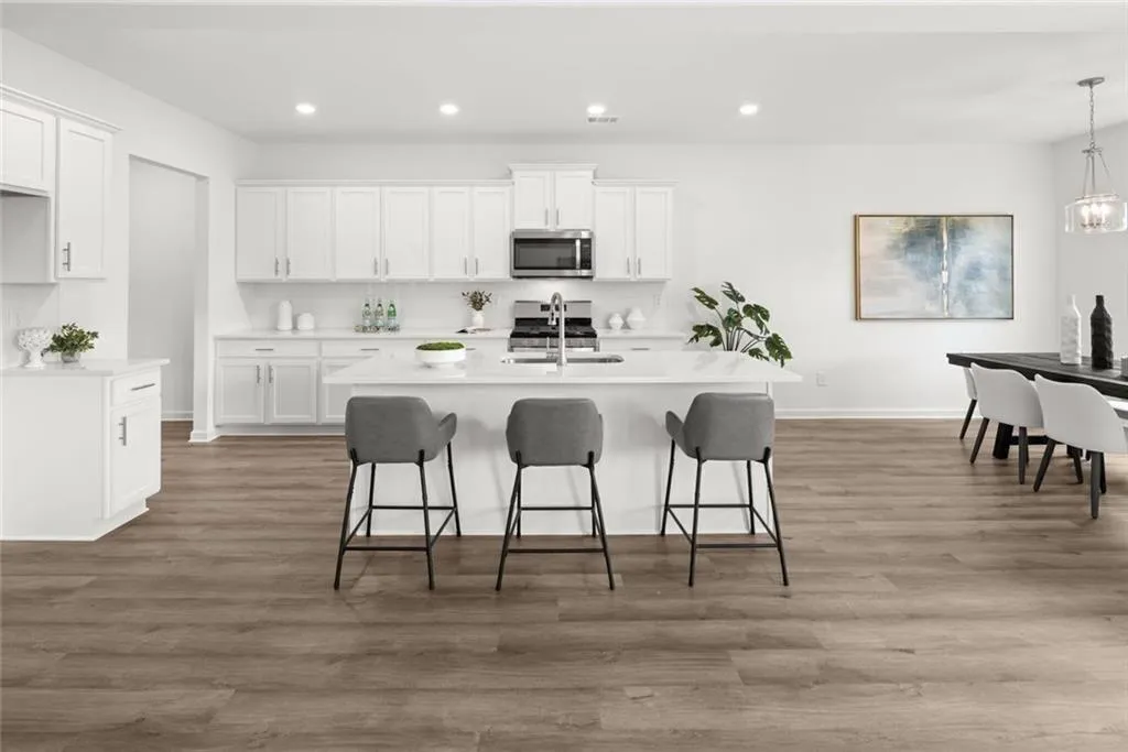 Loganville, Georgia 30052, United States, 4 Bedrooms Bedrooms, ,3 BathroomsBathrooms,Residential,Active,172590