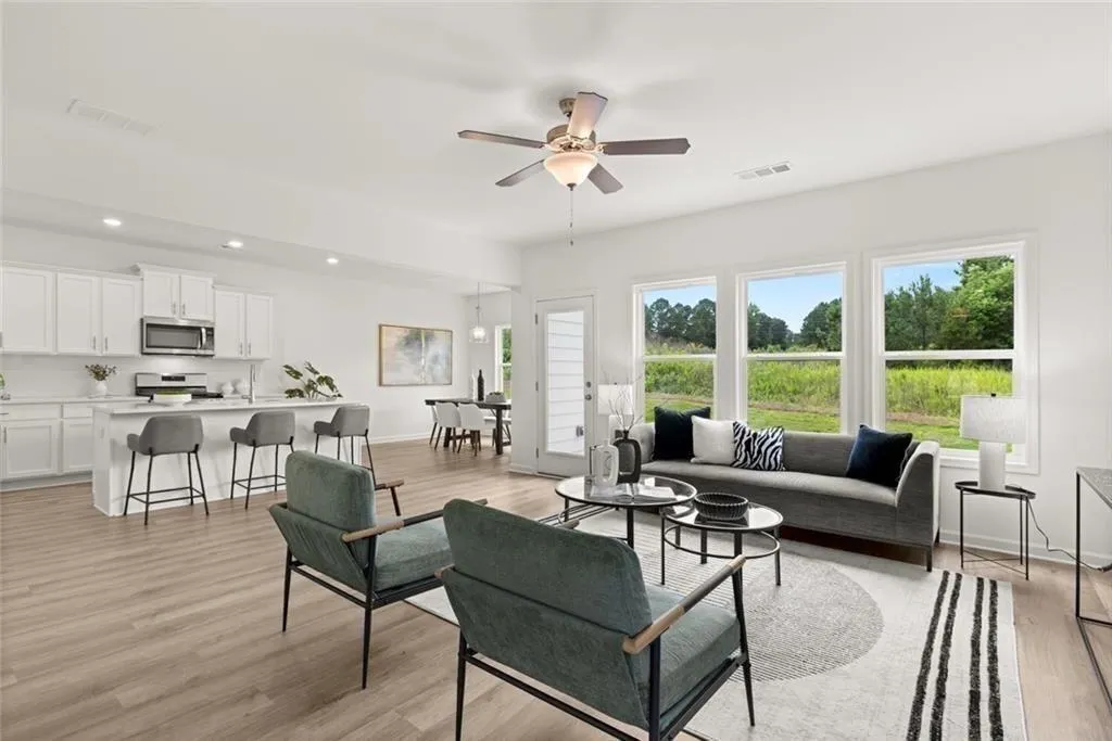 Loganville, Georgia 30052, United States, 4 Bedrooms Bedrooms, ,3 BathroomsBathrooms,Residential,Active,172590