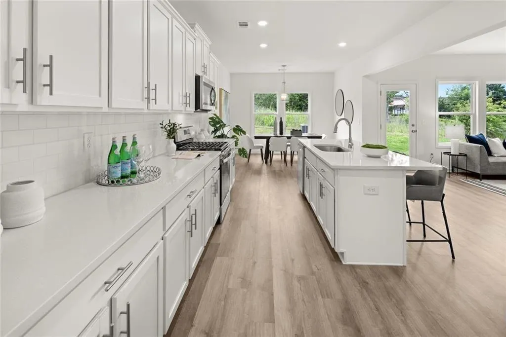 Loganville, Georgia 30052, United States, 4 Bedrooms Bedrooms, ,3 BathroomsBathrooms,Residential,Active,172590