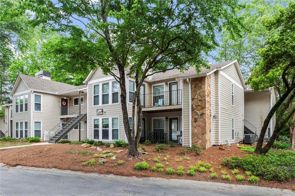 1214 Lake Pointe Circle, Roswell, Georgia image 1