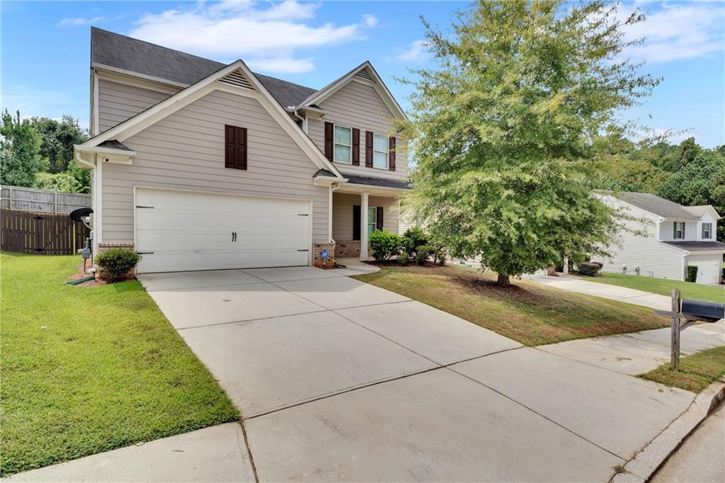 Welcome to your new home in the heart of Fairburn! This beautiful 4-bedroom, 2.5 bathroom home offers 1803 sq ft of comfortable living space, perfect for families or anyone seeking style, space and convenience. The floor plan flows seamlessly between kitchen, dining, and large family room. Enjoy cooking in the spacious modern kitchen with stainless steel appliances, and countless cabinets and workspace. With the laundry room conveniently tucked away on the top floor and a well maintained fenced in yard, this home combines function and style, offering a welcoming atmosphere both inside and out. Whether you're hosting in your open concept living space or enjoying a quiet evening in your private backyard, this home has it all.
Don't miss your opportunity to make this your home!
