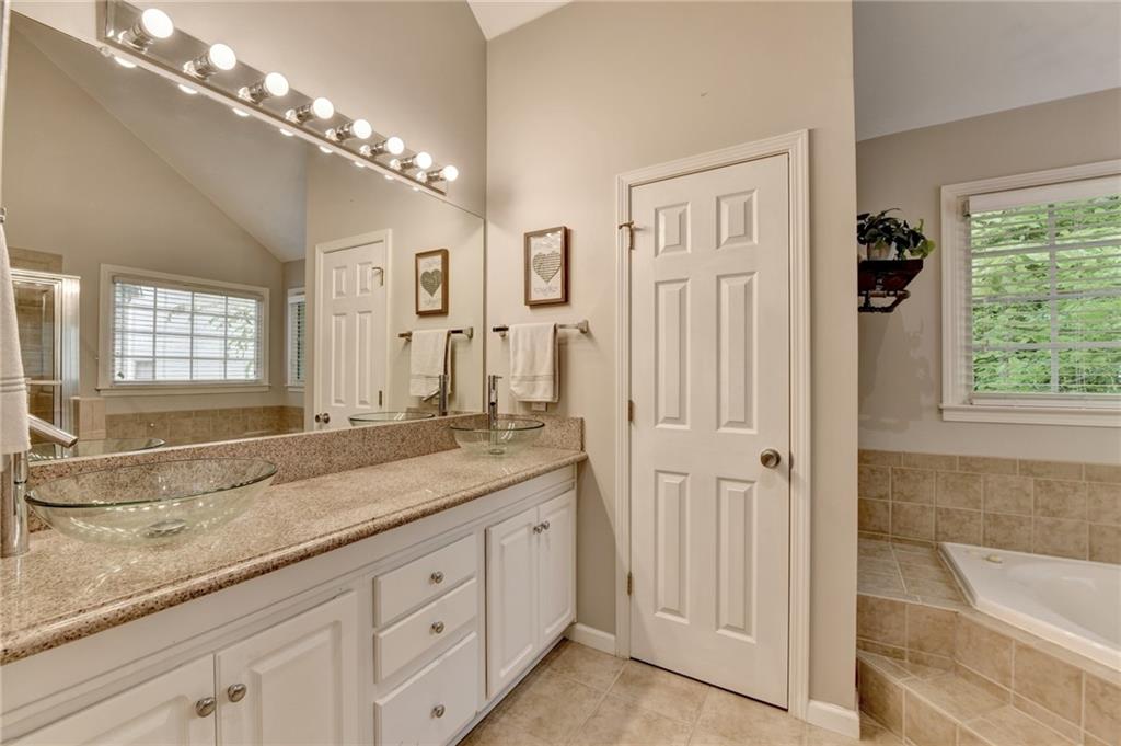 5574 Wynhall Drive, Peachtree Corners, Georgia image 34