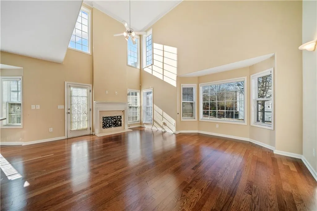 Suwanee, Georgia 30024, United States, 3 Bedrooms Bedrooms, ,3 BathroomsBathrooms,Residential,Pending,87032