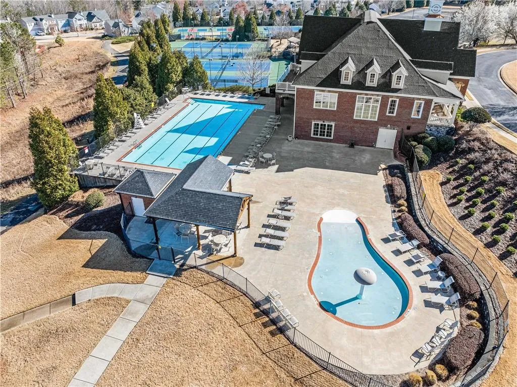 Suwanee, Georgia 30024, United States, 3 Bedrooms Bedrooms, ,3 BathroomsBathrooms,Residential,Pending,87032