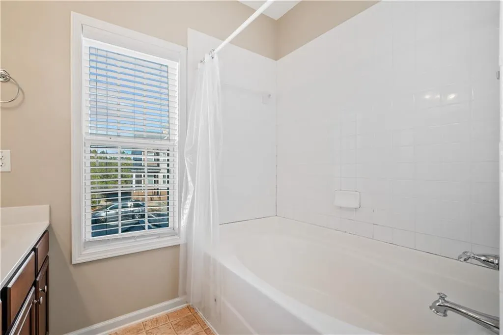 Suwanee, Georgia 30024, United States, 3 Bedrooms Bedrooms, ,3 BathroomsBathrooms,Residential,Pending,87032