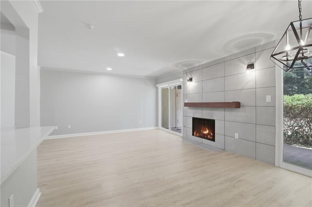 5400 Roswell Road N6