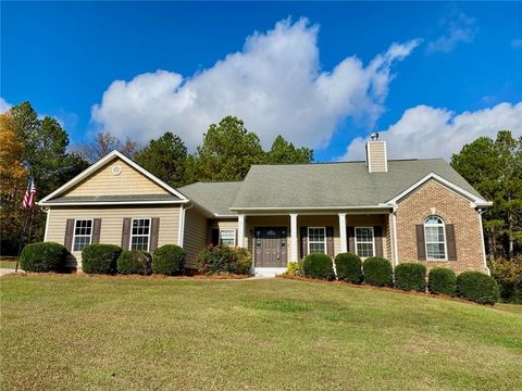 A home in Adairsville