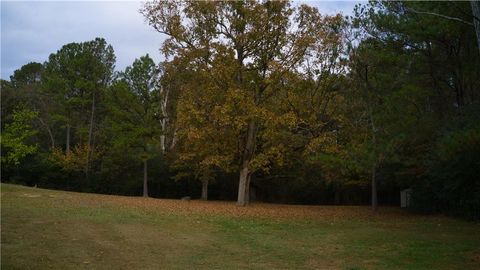 A home in Adairsville