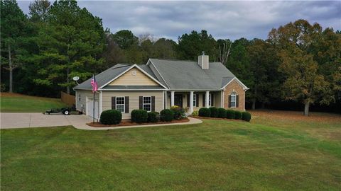 A home in Adairsville