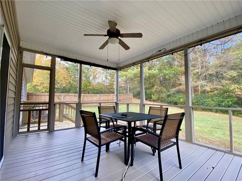 A home in Adairsville