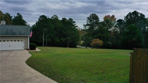 A home in Adairsville