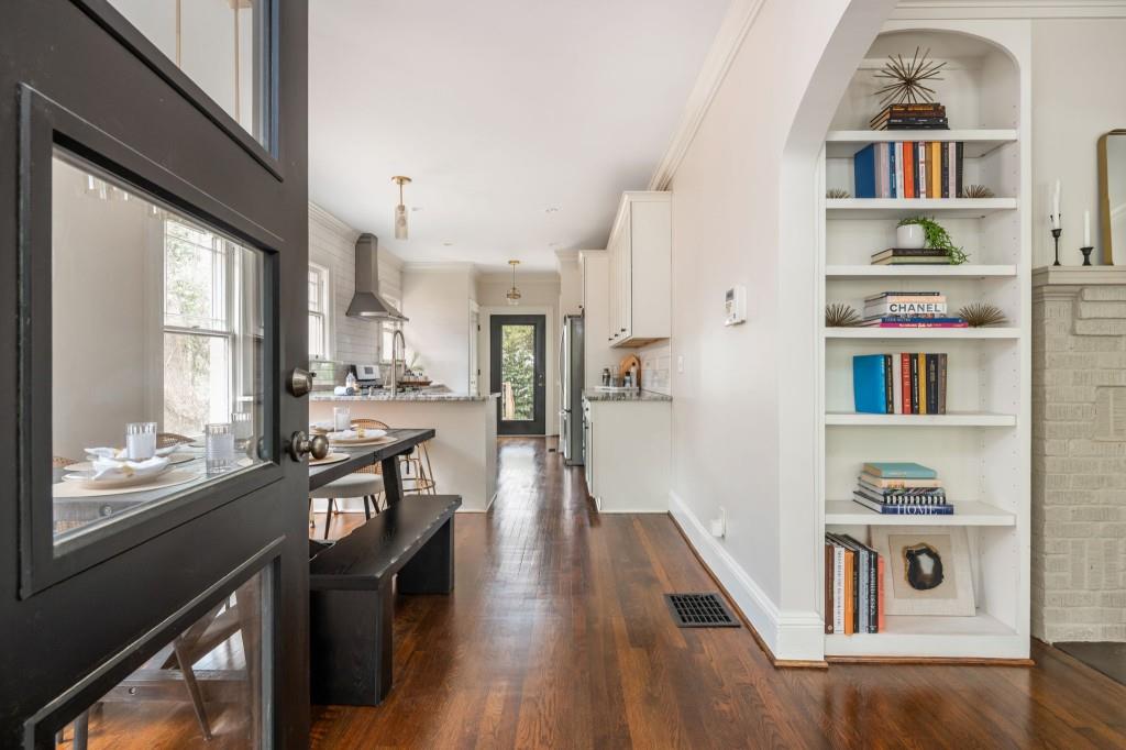 911 United Avenue SE