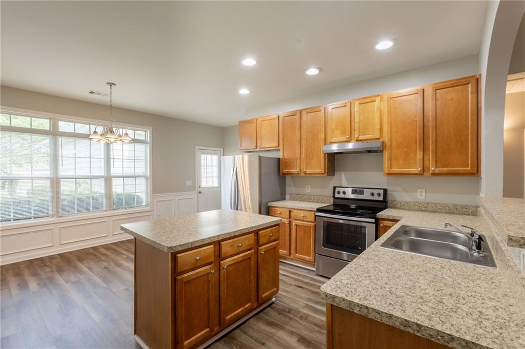 6053 Park Close, Fairburn, Georgia image 3