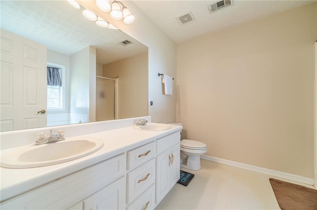 704 Stonecrest Lane, Loganville, Georgia image 16
