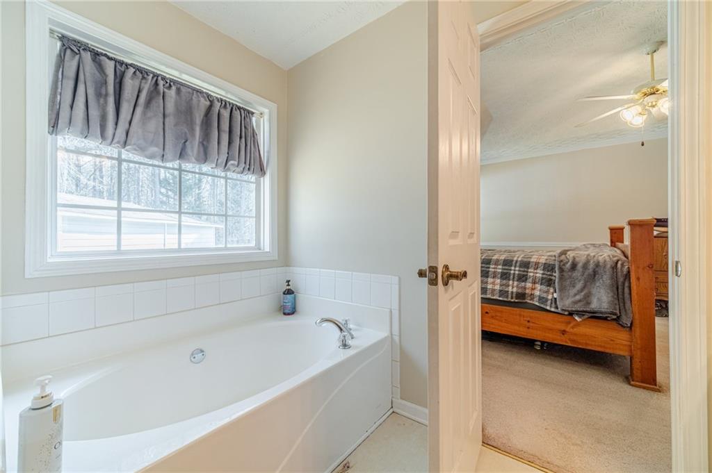 704 Stonecrest Lane, Loganville, Georgia image 18