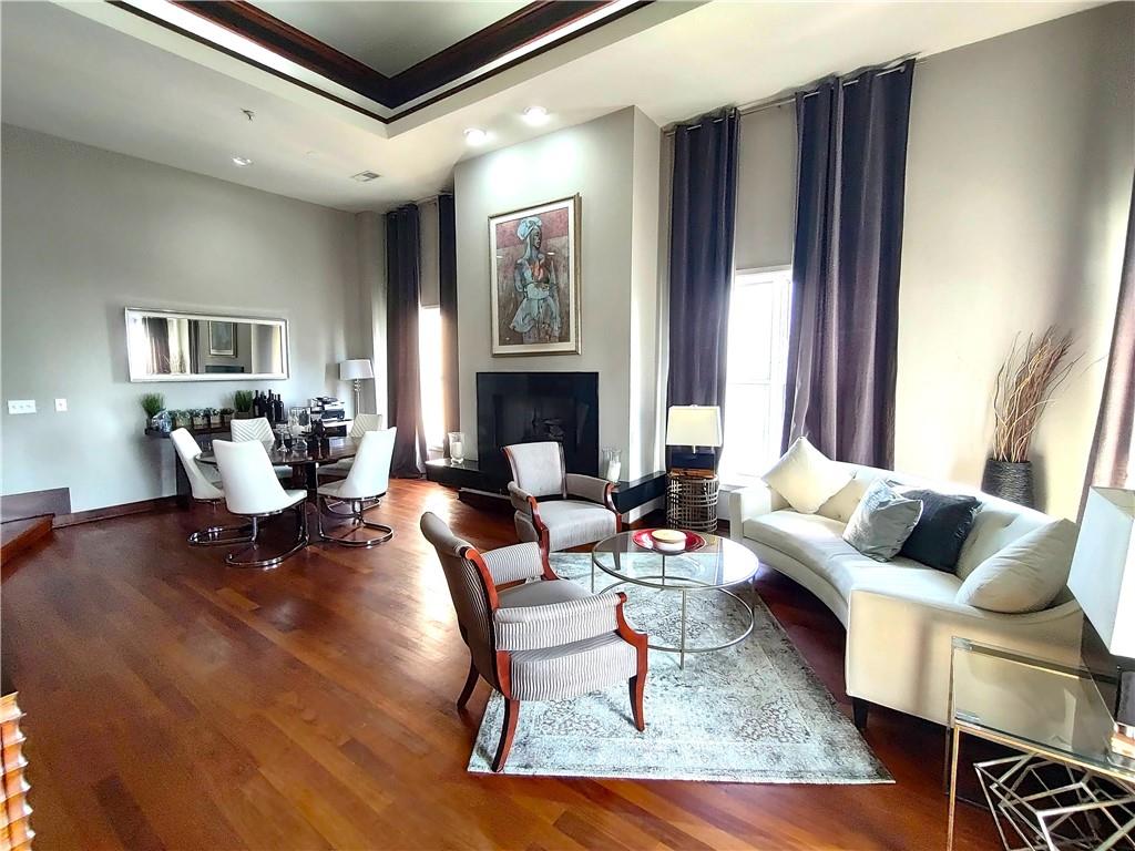 3334 Peachtree Road NE 1712