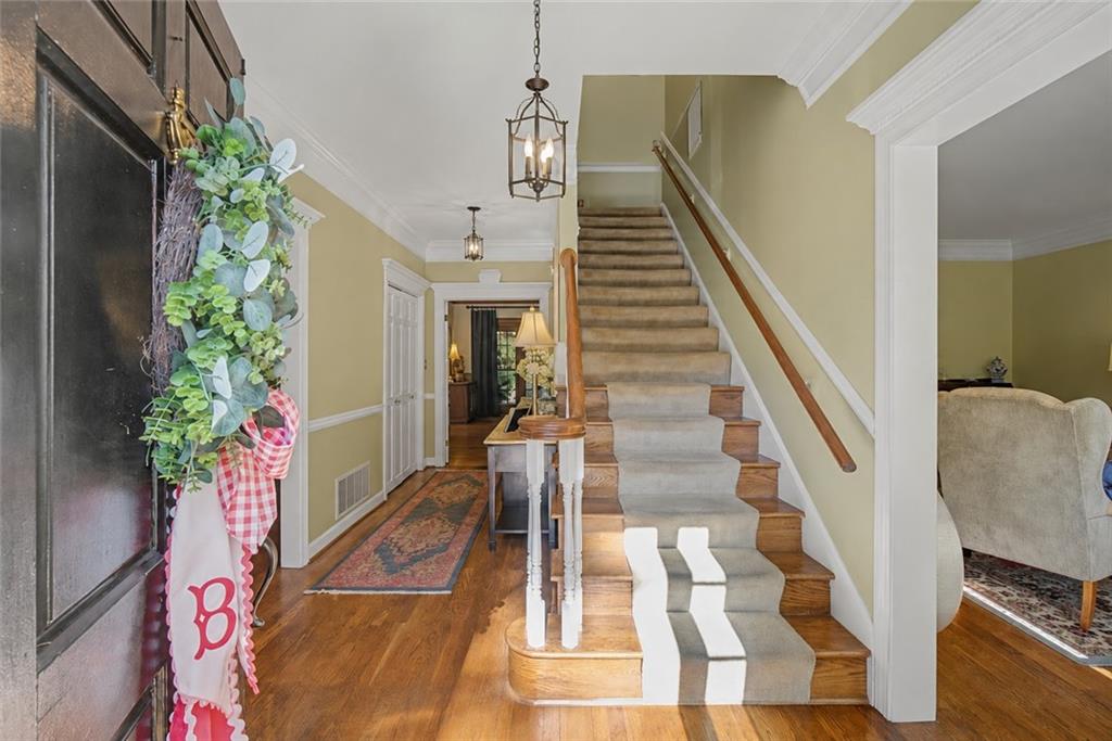 36 Saddle Mountain Road SE
