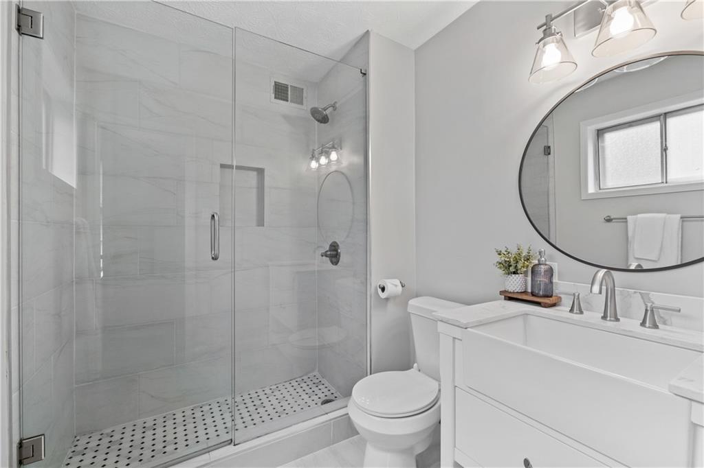 6700 Roswell Road 13A