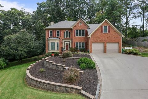 Homes For Sale - 335 Dunhill Way Court<br/> Alpharetta, GA 30005