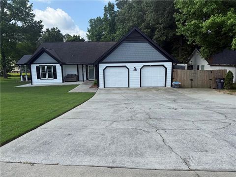 2303 Condor Drive Lawrenceville GA 30044