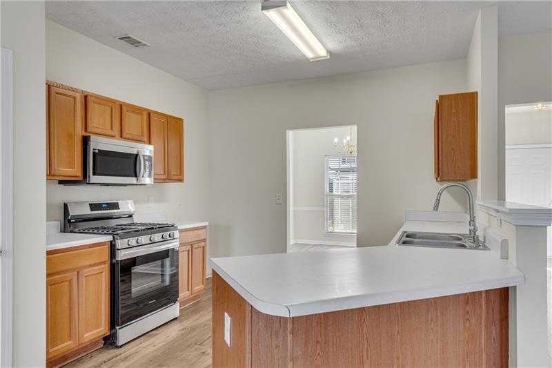 621 Kenridge Way, Suwanee, Georgia image 11