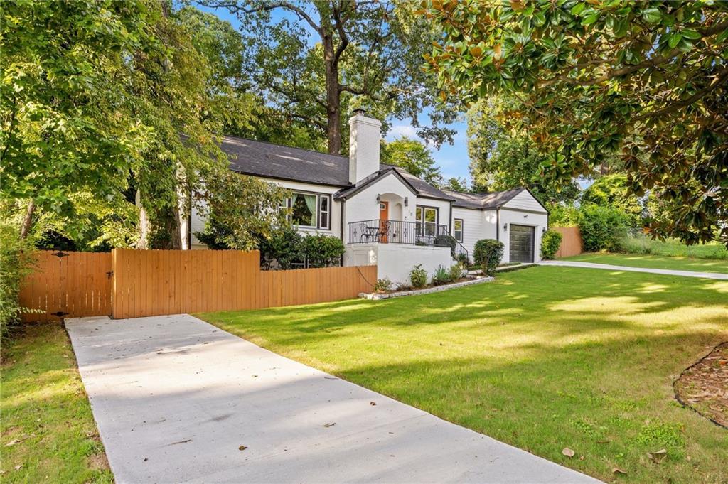 10 Claire Drive SE