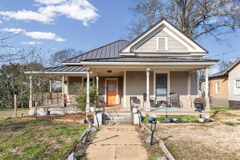 Homes For Sale - 219 Noyes Street<br/> Cedartown, GA 30125