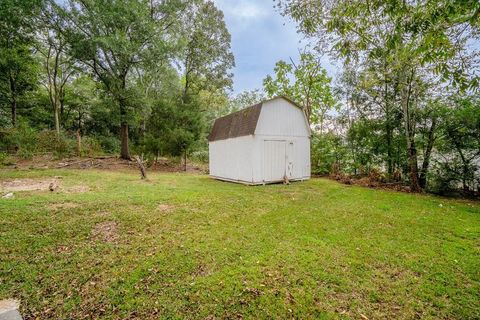 A home in Calhoun