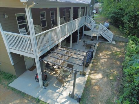 A home in Dawsonville